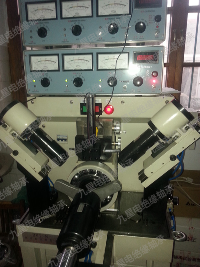 絕緣軸承震動(dòng)檢測儀展示